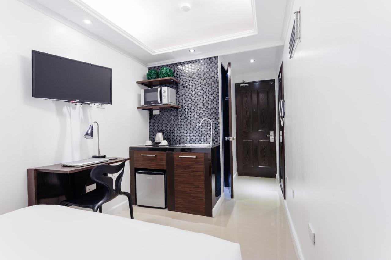 Nest Nano Suites Poblacion - Makati Makati City Exterior photo